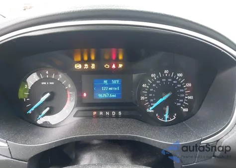 2015 Ford Fusion S z USA, uszkodzony, nr VIN 3FA6P0G75FR272924